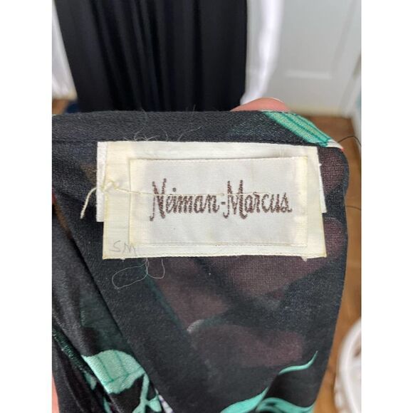 Vintage Neiman Marcus Long Nightgown and Shawl, size 6 - GUC - Picture 5 of 7